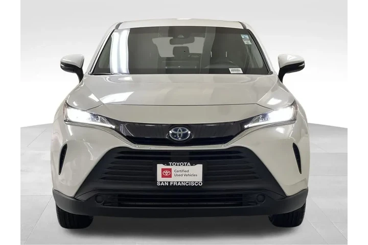 $28988 : Gold Certified2021 Venza LE image 8