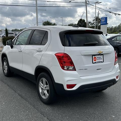 $15751 : PRE-OWNED 2019 CHEVROLET TRAX image 3