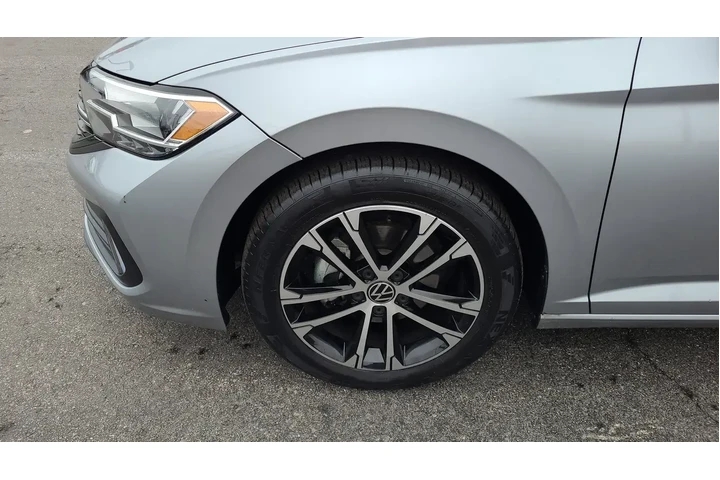 $18998 : Volkswagen Jetta 2023 Sport image 10