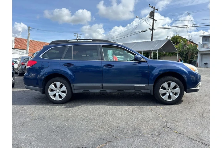 $6995 : Subaru Outback 2011 AWD 2.5i image 4