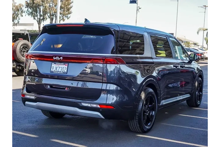 $31441 : Kia Carnival 2024 LX 4dr Min image 8