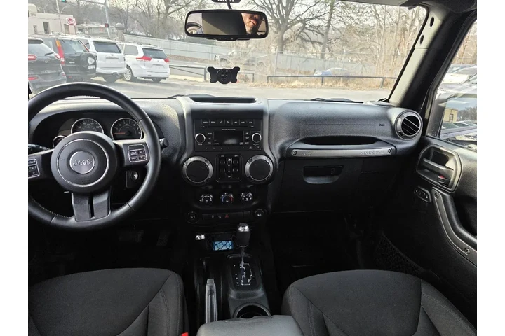 $13900 : 2015 Wrangler Unlimited Sport image 9