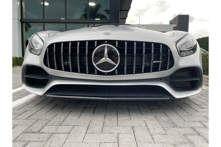 Mercedes AMG GT Coup image 5