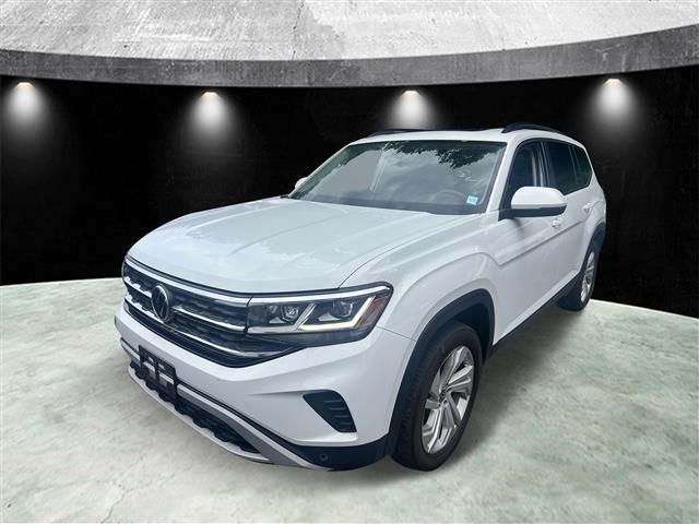 $26985 : Pre-Owned 2021 Atlas 3.6L V6 image 2