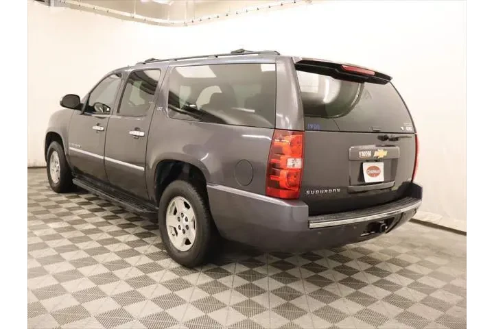 $10904 : Chevrolet Suburban 2010 4x2 image 3