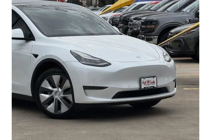 $27444 : Tesla Model Y 2020 AWD Long image 2