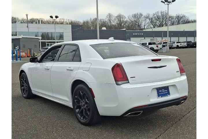 $29588 : Chrysler 300 2023 AWD Tourin image 4