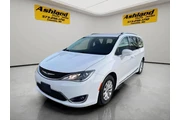 $10700 : 2018 Pacifica Touring L thumbnail