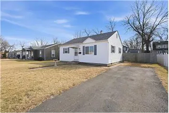 $1000 : Rental property with 2 bedro image 1
