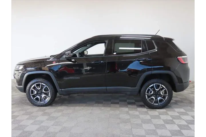 $22421 : Jeep Compass 2024 4x4 Trailh image 5
