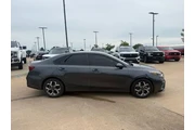 $14492 : Kia Forte 2019 LXS 4dr Sedan thumbnail