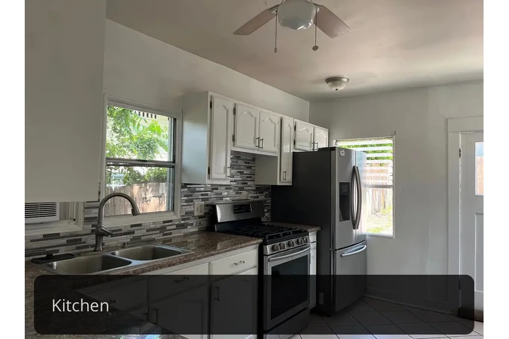 $3000 : Inviting Residence Home image 2