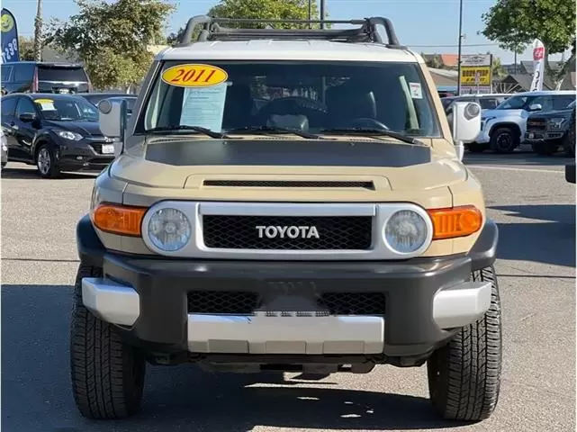 2011 Toyota FJ Cruiser Sport image 5