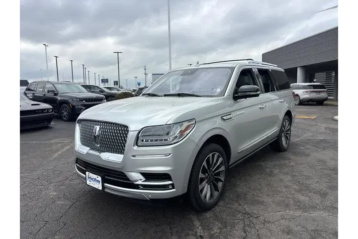 $32985 : Lincoln Navigator 2019 4x4 S image 3