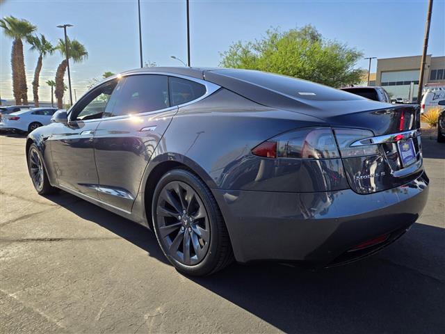 $27621 : Pre-Owned 2017 Model S 100D image 4