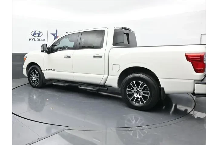 $25986 : Nissan Titan 2021 4x2 SV 4dr image 4