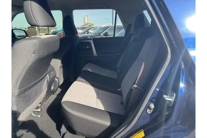 $37690 : Toyota 4Runner 2024 4x4 SR5 image 9