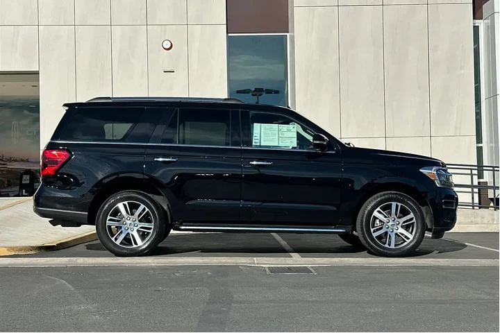 $38900 : Ford Expedition 2023 4x2 Lim image 2