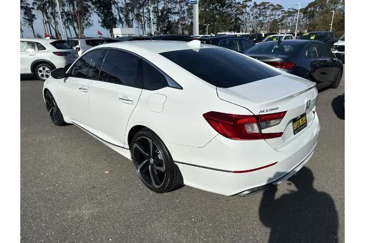 $28491 : Honda Accord 2022 Touring 4d image 3