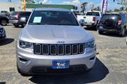 $14995 : 2017 Grand Cherokee Laredo thumbnail