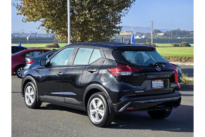 $18499 : Nissan Kicks 2024 S 4dr Cros image 6