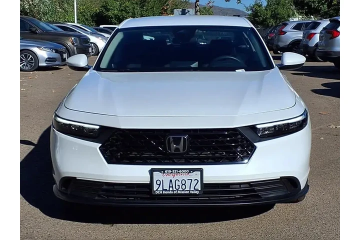 $23690 : Honda Accord 2024 LX 4dr Sed image 2