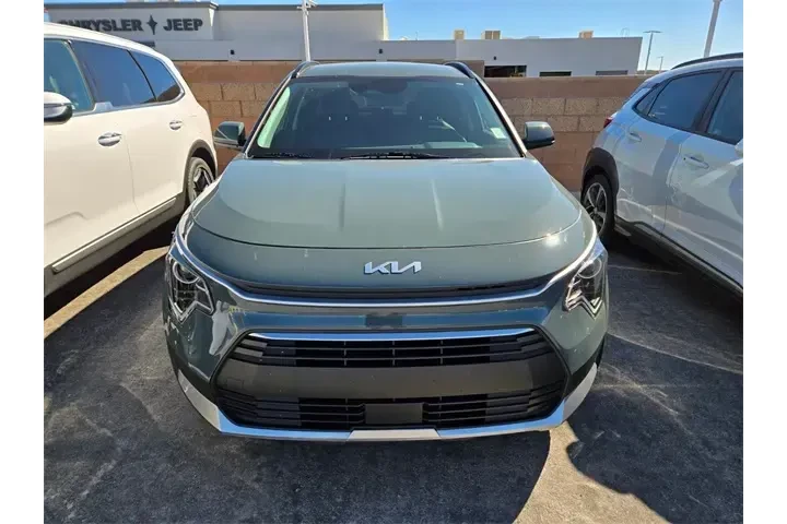 $24250 : Kia Niro 2023 EX 4dr Crossov image 2