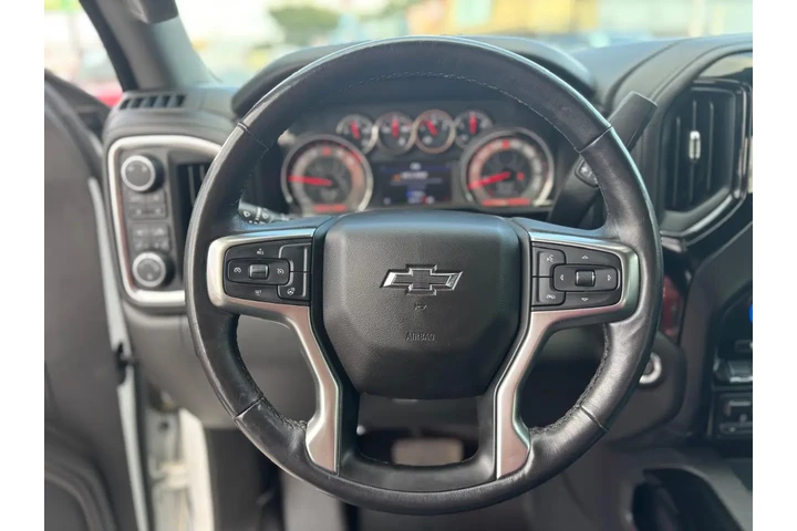 2019 Silverado 1500 RST Crew image 10
