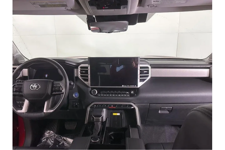 $62994 : Gold Certified2024 Sequoia Li image 3