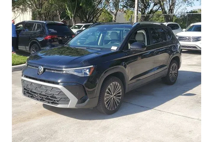 $25488 : Volkswagen Taos 2025 SE 4dr image 3