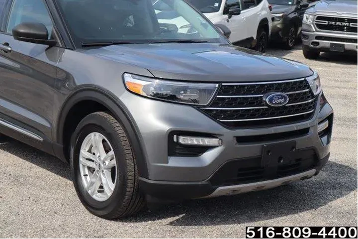 $33447 : Ford Explorer 2023 AWD XLT 4 image 4