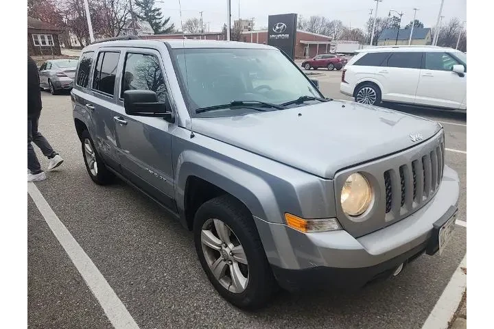$10590 : Jeep Patriot 2016 4x4 Latitu image 9