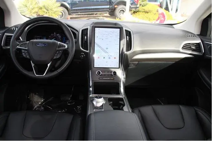 $25924 : Ford Edge 2022 AWD Titanium image 10