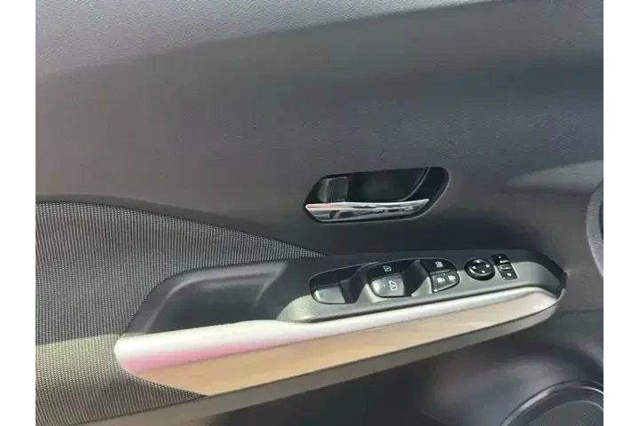 $12296 : Nissan Kicks 2018 S 4dr Cros image 10