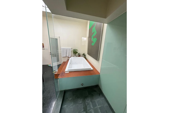 Home & Commercial Cleaning image 7