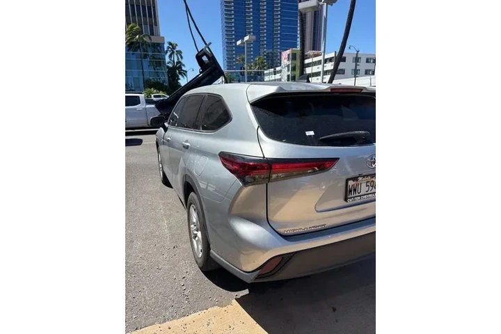 $37816 : Toyota Highlander 2023 L 4dr image 5