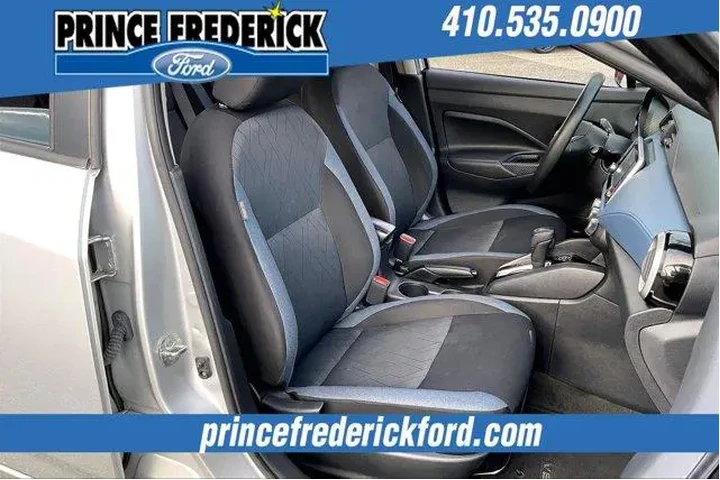 $14915 : Nissan Versa 2023 SV 4dr Sed image 7