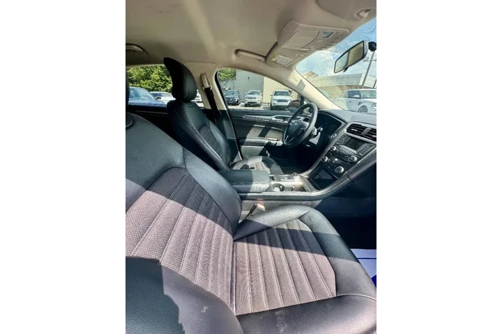 $9900 : 2017 Fusion SE image 10