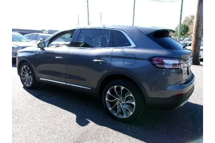 $34889 : Lincoln Nautilus 2022 AWD Re image 6