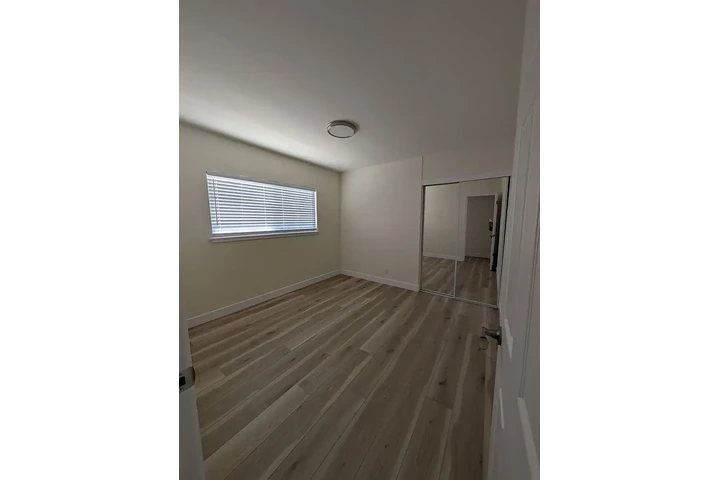 $1500 : Santa Ana - Home Available image 6