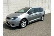 $14995 : 2018 Pacifica Touring L Plus thumbnail