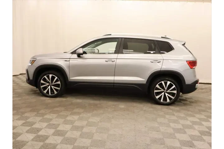 $19130 : Volkswagen Taos 2024 SE 4dr image 2