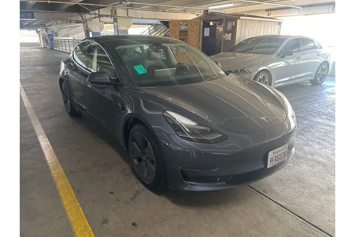 $25998 : Tesla Model 3 2023 4dr Sedan image 1