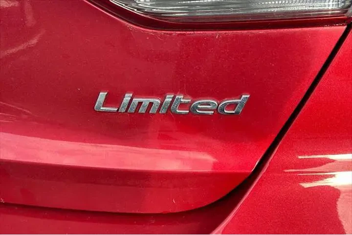 $12990 : Hyundai ELANTRA 2017 Limited image 7