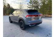 $28120 : Volkswagen Atlas Cross Sport thumbnail