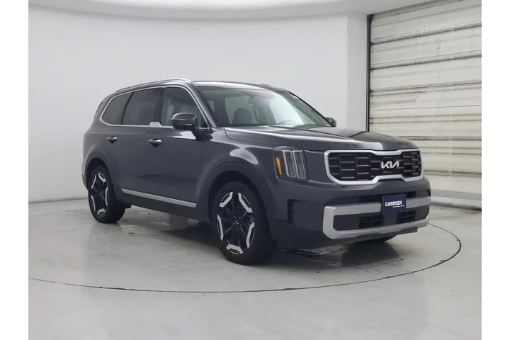 $30998 : Kia Telluride 2023 S 4dr SUV image 1