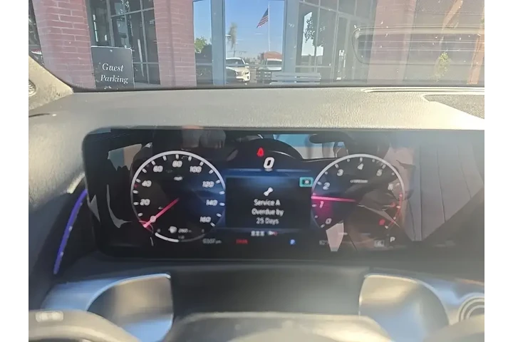 Mercedes-Benz GLB 2024 GLB 2 image 1