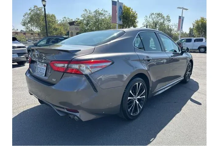 $16000 : Toyota Camry 2018 L 4dr Seda image 6