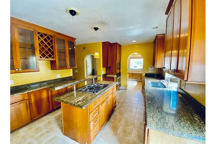 $1500 : Move in Today image 2