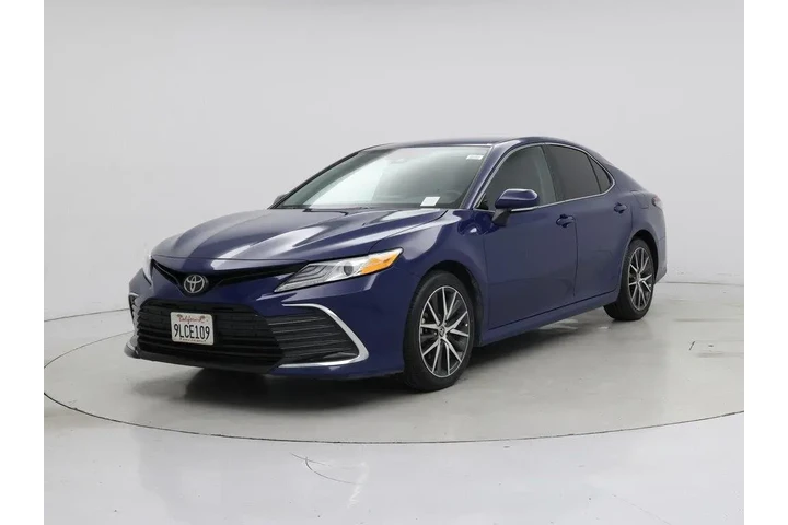 $27998 : Toyota Camry 2024 XLE 4dr Se image 4